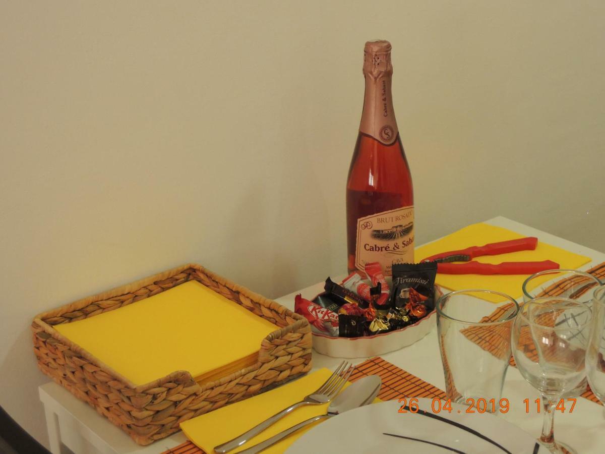 Apartament Jasmine Apartman Besalú Kültér fotó